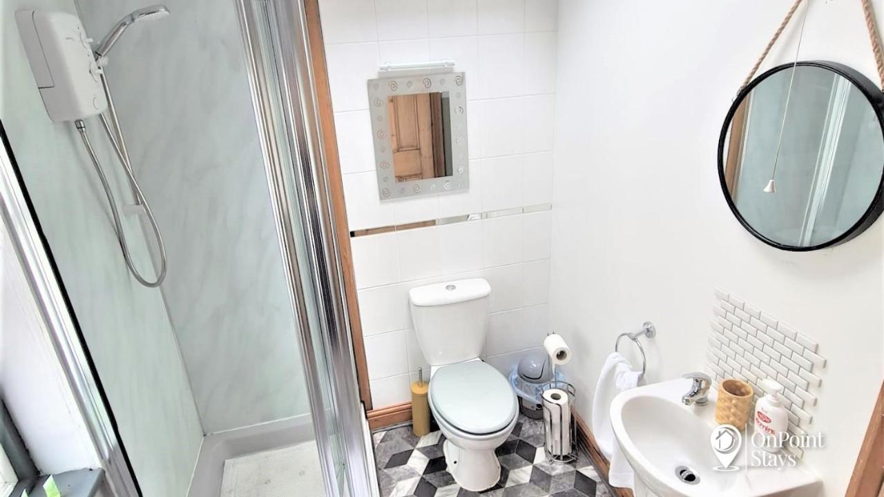 Lovely Spacious 5 Bedroom Home Near Chester City Centre Экстерьер фото